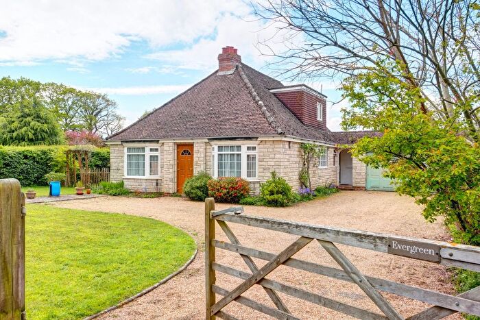 3 Bedroom Detached House For Sale In Hackhurst Lane, Lower Dicker, BN27