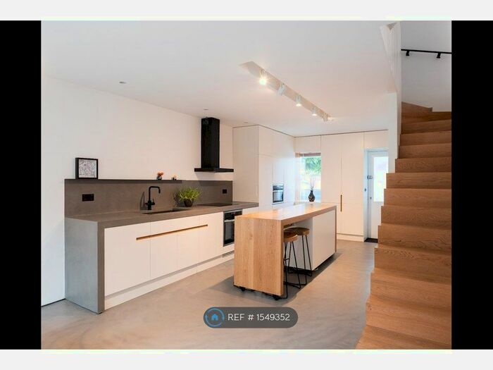 4 Bedroom Terraced House To Rent In Highbury Station Road, London, N1