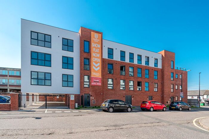 2 Bedroom Flat For Sale In Cambridge Place, Aylesbury, HP20