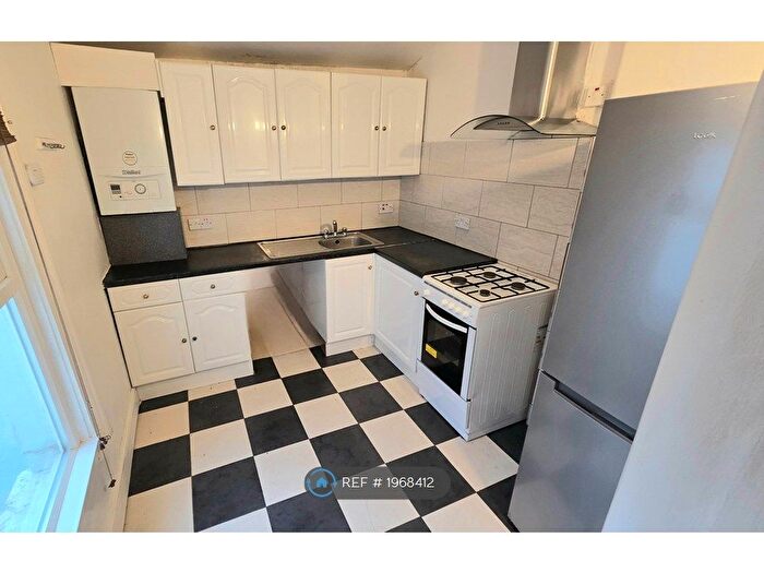 2 Bedroom Flat To Rent In Hathaway Road, Croydon, CR0