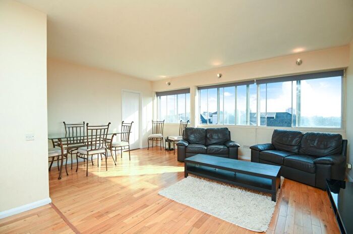 1 Bedroom Flat For Sale In Park Road, London, NW8