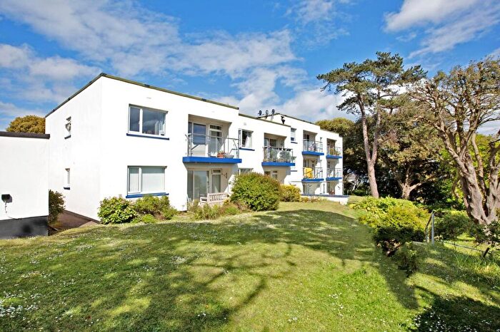2 Bedroom Flat For Sale In East Cliff Road, Dawlish, EX7