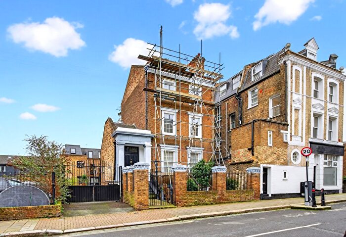 4 Bedroom Flat To Rent In Aden Grove, London, N16