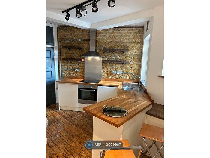 1 Bedroom Flat To Rent In Broadway West, Leigh On Sea, SS9