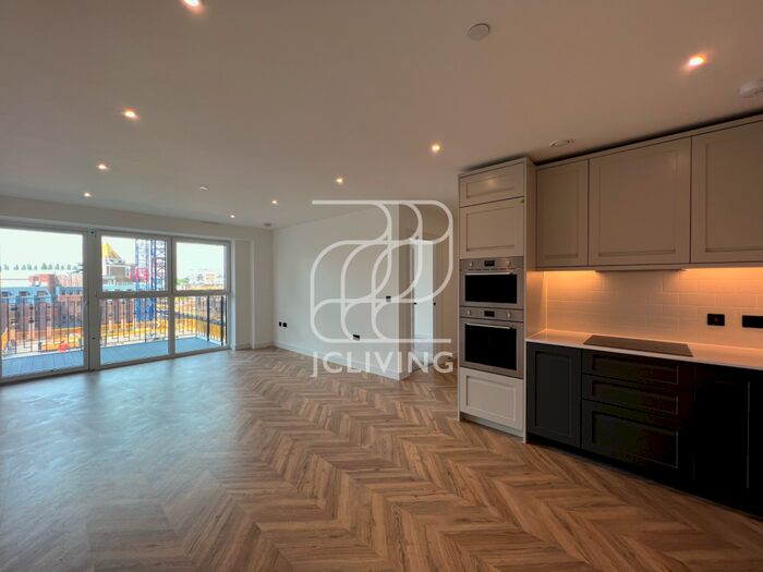 2 Bedroom Flat To Rent In Kingston, KT1