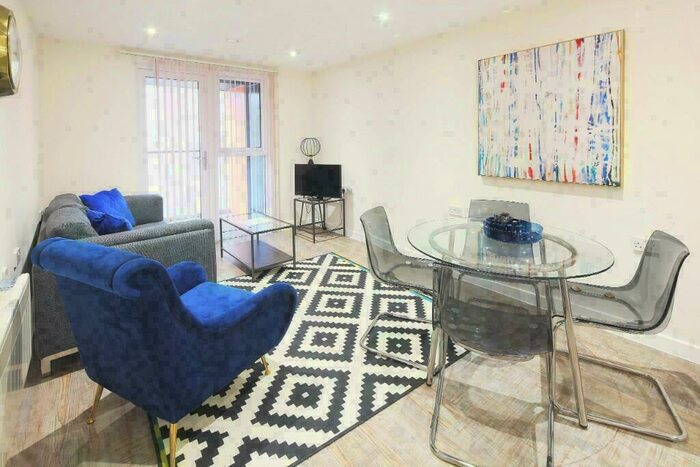 2 Bedroom Apartment To Rent In Bow Square, Queensway, Southampton, Hampshire, SO14