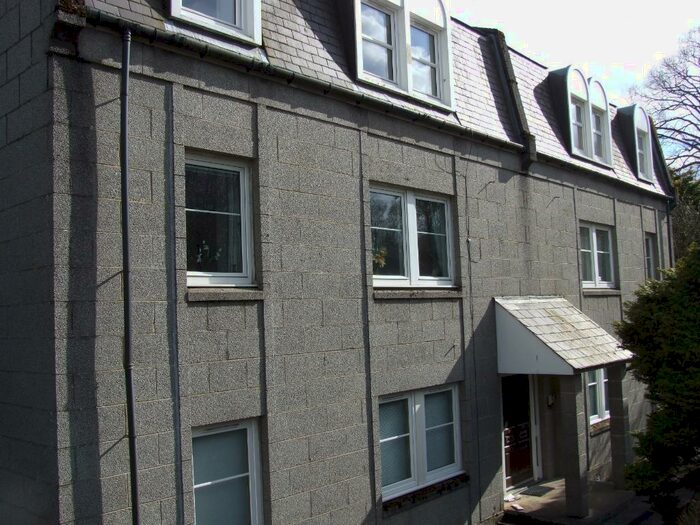 2 Bedroom Flat To Rent In Cults Court, Cults, Aberdeen, AB15