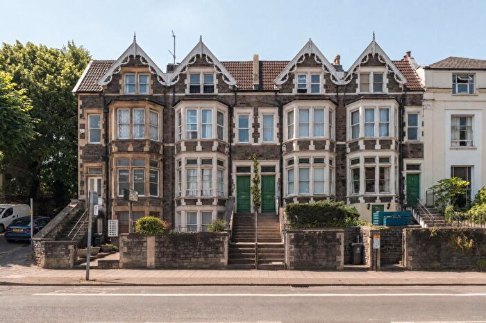 2 Bedroom Flat For Sale In Cheltenham Road, Bristol, BS6