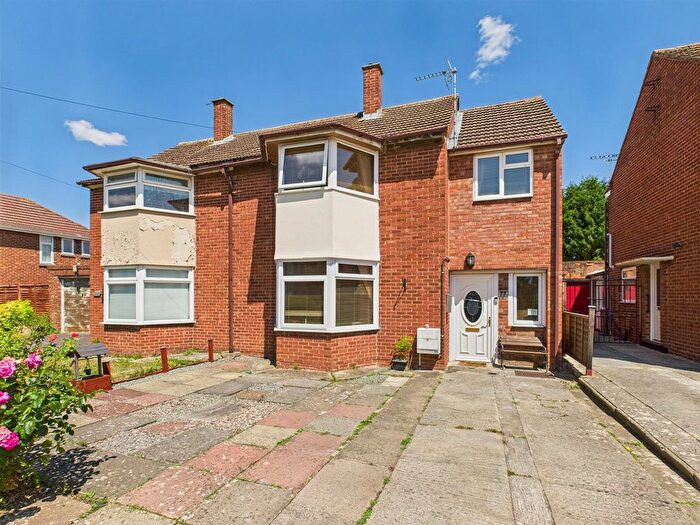 3 Bedroom Semi Detached House For Sale In Beechcroft Road, Longlevens, Gloucester, GL2