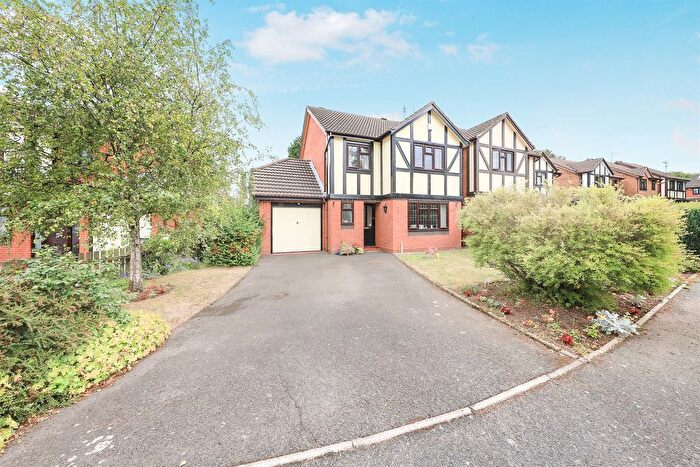 4 Bedroom Detached House For Sale In Kingswood Gardens, Penn, Wolverhampton, WV4
