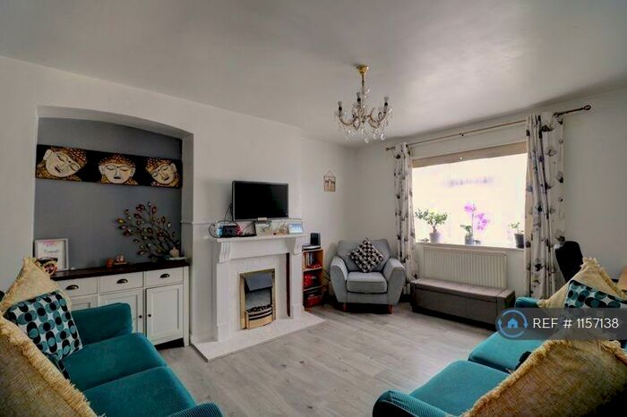 3 Bedroom Maisonette To Rent In Duke Road, Barkingside, IG6