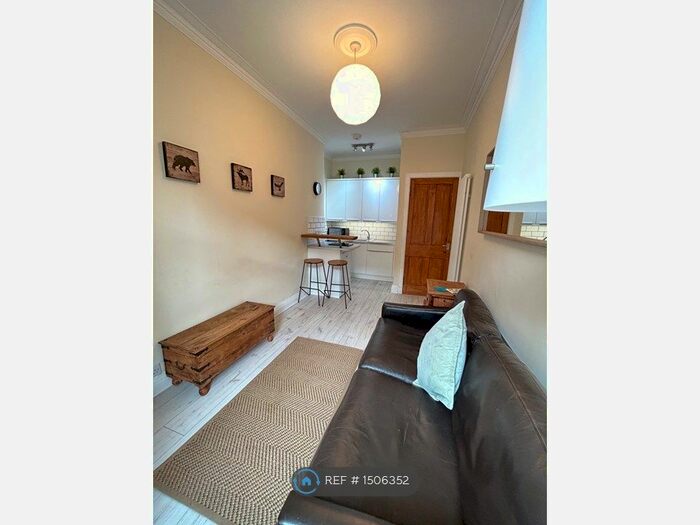 1 Bedroom Flat To Rent In Crathie Drive, Glasgow, G11