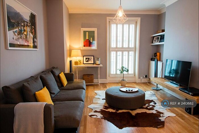 2 Bedroom Maisonette To Rent In Lausanne Road, London, SE15