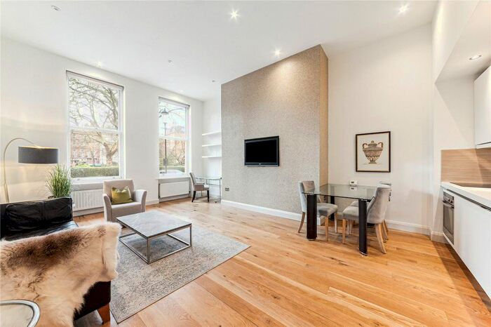 3 Bedroom Flat To Rent In Nevern Square, London, SW5