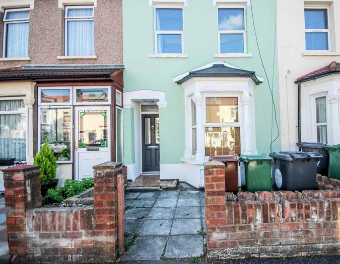 2 Bedroom Property To Rent In Dawlish Road, Leyton, E10