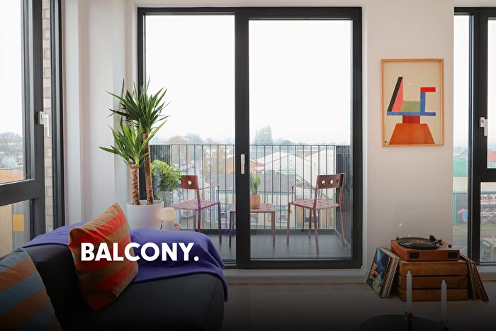 2 Bedroom Apartment To Rent In King Street, Bolton, Greater Manchester, BL4