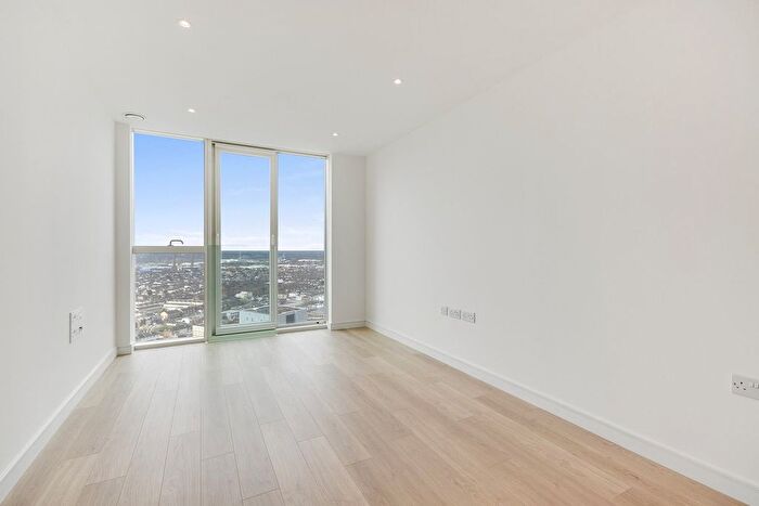 1 Bedroom Flat To Rent In Pinnacle Apartments, Saffron Central Square, Croydon, CR0