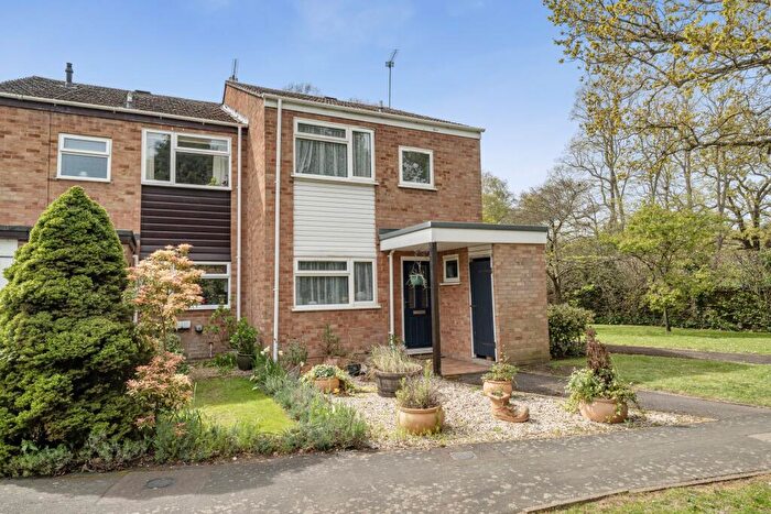 3 Bedroom End Of Terrace House For Sale In Knaphill, GU21