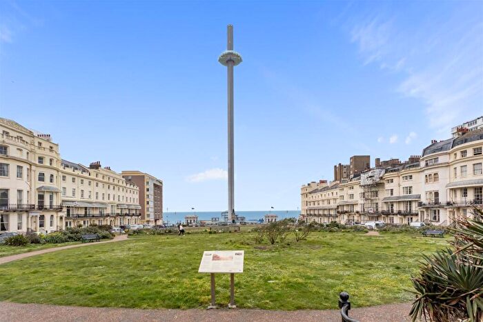 2 Bedroom Flat For Sale In Regency Square, Brighton, BN1