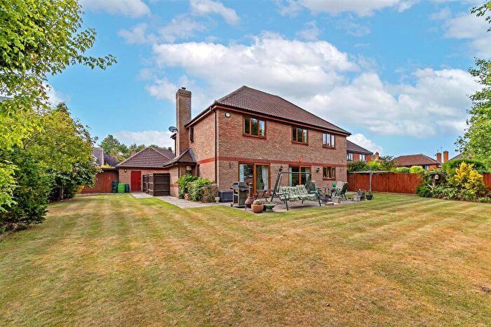 5 Bedroom Detached House For Sale In Woodland Lodge, Pulloxhill, MK45