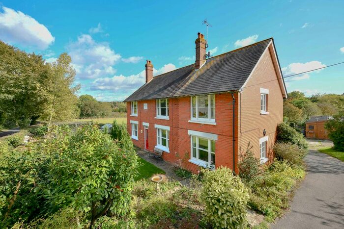 1 Bedroom Country House For Sale In Headcorn Road, Grafty Green, ME17