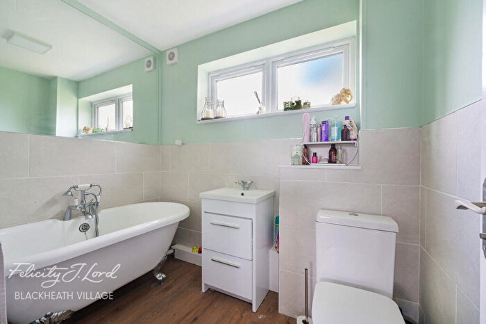 3 Bedroom Terraced House For Sale In Richmount Gardens, London, SE3