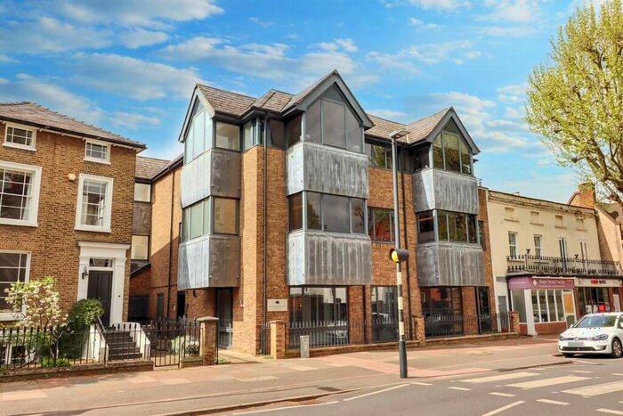 2 Bedroom Apartment To Rent In Maple Road, Surbiton, KT6