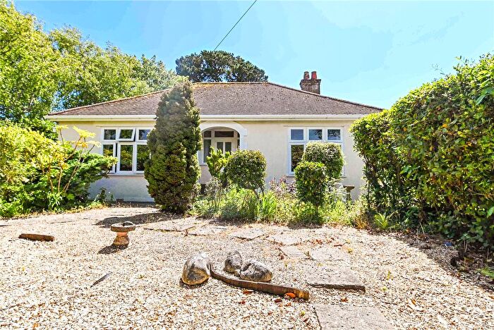 4 Bedroom Bungalow For Sale In Barton Court Road, New Milton, Hampshire, BH25