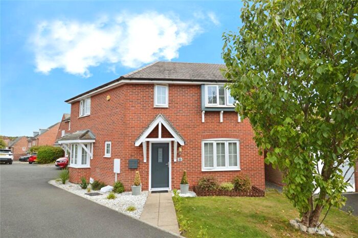 3 Bedroom Detached House For Sale In Suffolk Way, Church Gresley, Swadlincote, Derbyshire, DE11