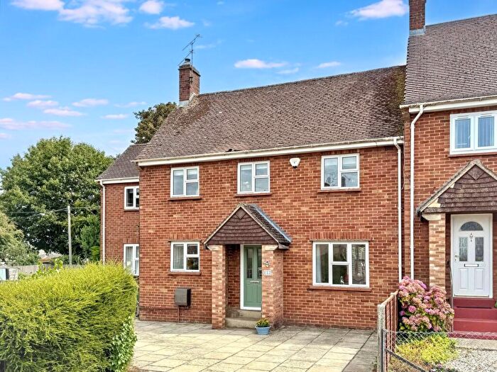 6 Bedroom End Of Terrace House For Sale In Marlborough Gardens, Faringdon, SN7