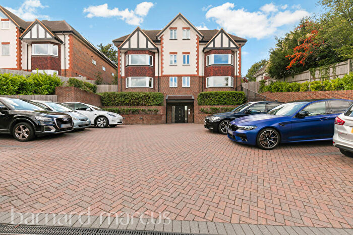 3 Bedroom Apartment To Rent In Riddlesdown Road, Purley, CR8