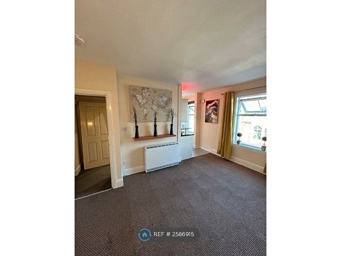 1 Bedroom Flat To Rent In Bank Street, Ashford, TN23