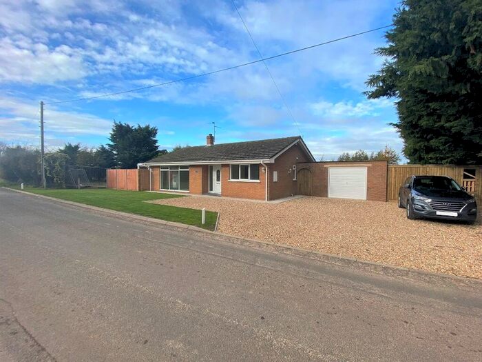 3 Bedroom Bungalow To Rent In Fold Hill, Low Road, Friskney, PE22