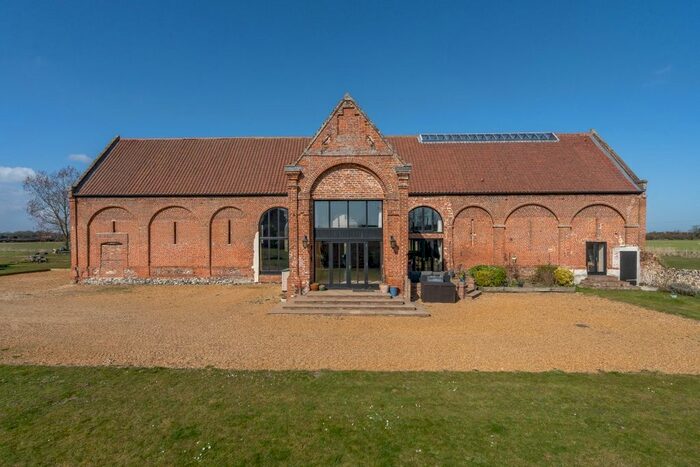 6 Bedroom Barn Conversion For Sale In Stanninghall Road, Horstead, Norwich, NR12