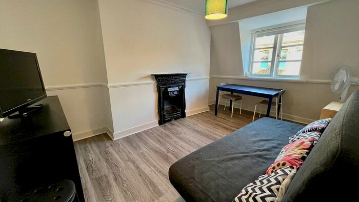 1 Bedroom Flat To Rent In Leather Lane, London, EC1N