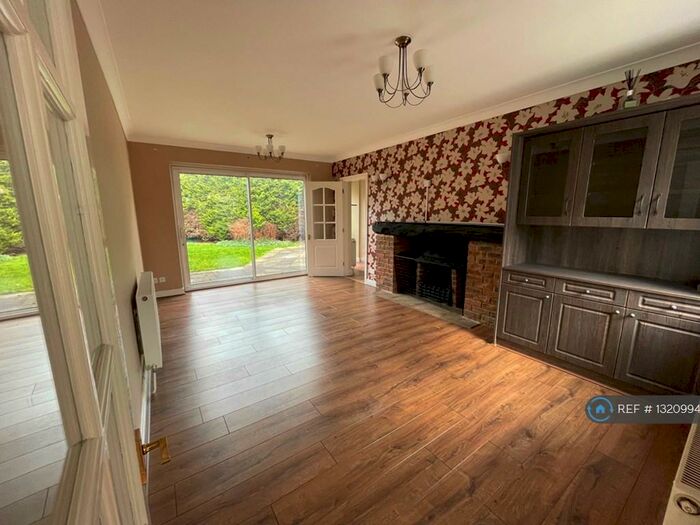 3 Bedroom Terraced House To Rent In Laurel Close, Dartford, DA1