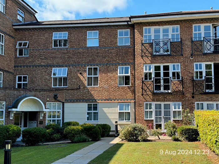 2 Bedroom Flat To Rent In Rectory Court, E18