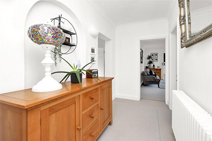 3 Bedroom Flat To Rent In Leicester House, Watts Road, Thames Ditton, KT7