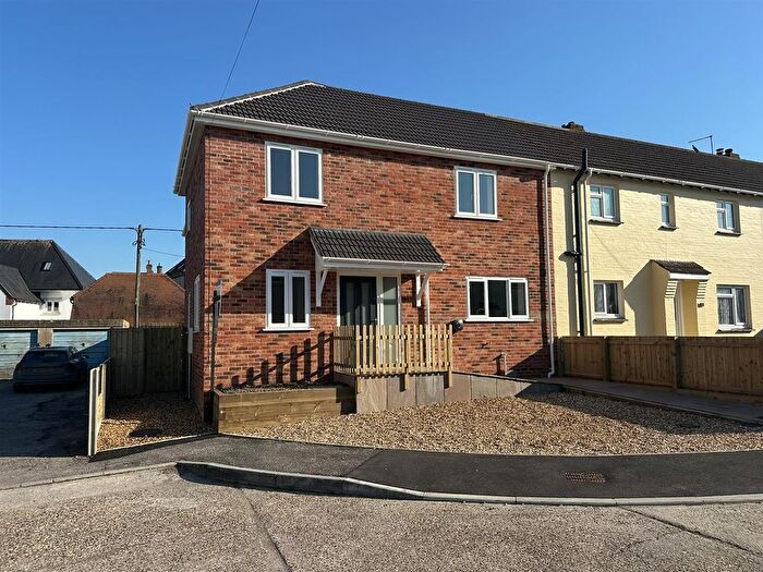 3 Bedroom End Terrace House For Sale In Wessex Avenue, Shillingstone, Blandford Forum, DT11