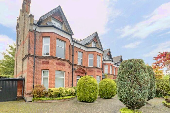 1 Bedroom Flat To Rent In Park Road, Surbiton, KT5