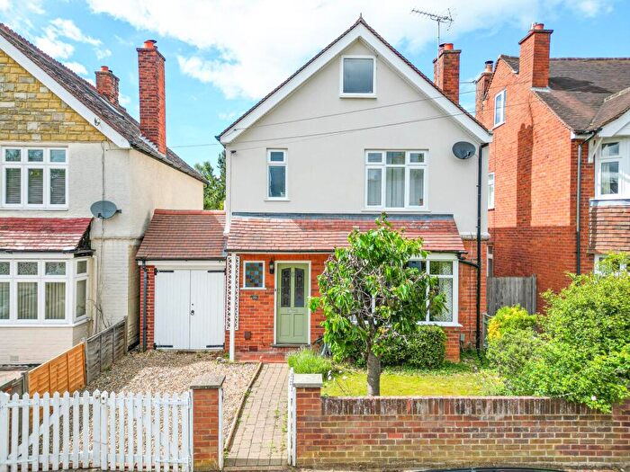 4 Bedroom Detached House For Sale In Uplands Road, Caversham, RG4
