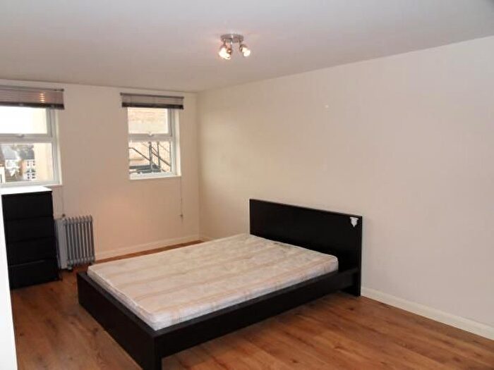 1 Bedroom Flat To Rent In High Street, Hounslow, TW3