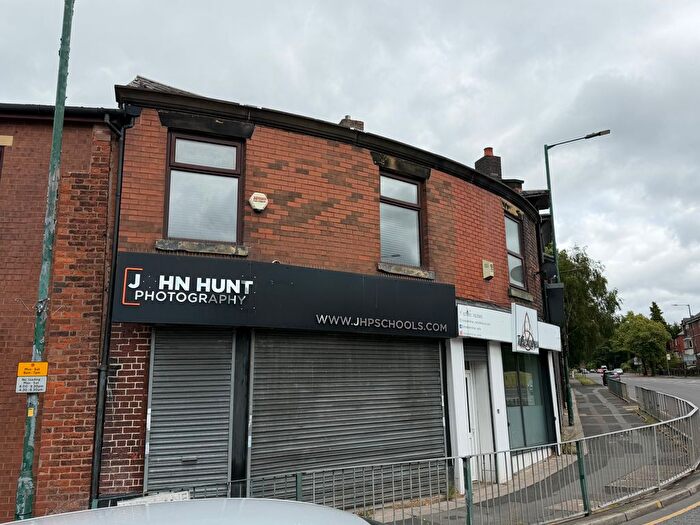 2 Bedroom Flat To Rent In Stand Lane, Radcliffe, Manchester, M26