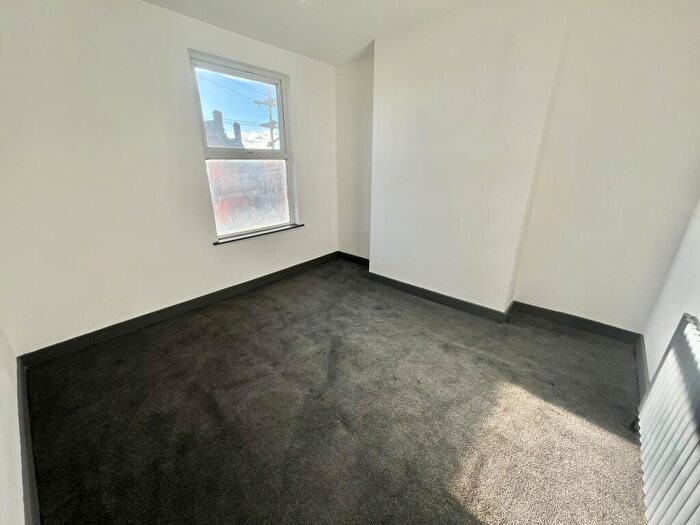 4 Bedroom House To Rent In Gladstone Street, Nottingham, NG7