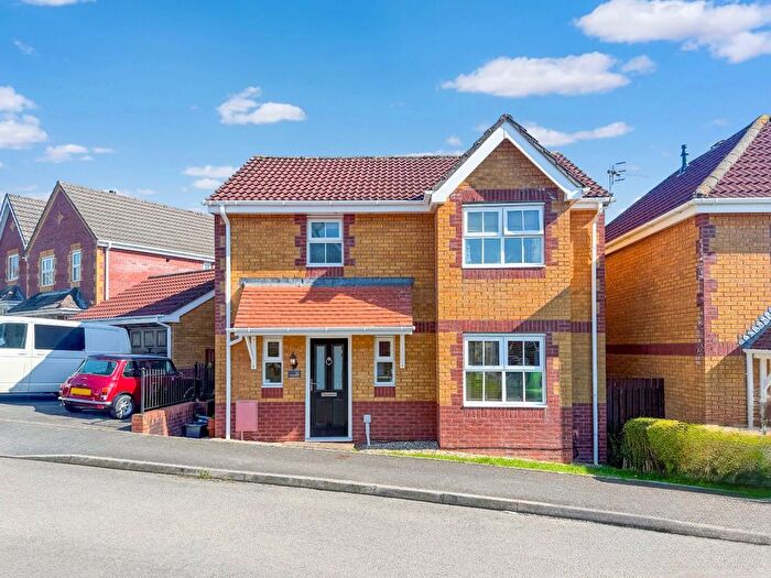 3 Bedroom Detached House For Sale In Maes Ty Gwyn, Llanelli, SA14