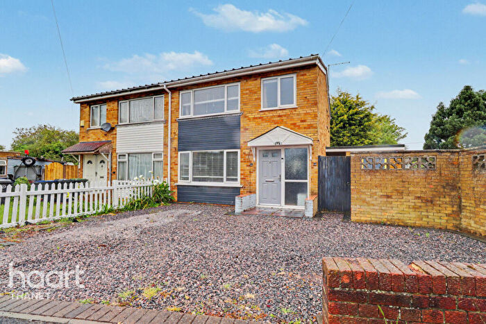 3 Bedroom Semi Detached House For Sale In Barn Close, Canterbury, CT3