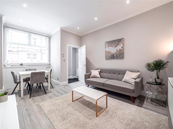 2 Bedroom Flat To Rent In Rossie Place, Edinburgh, Midlothian, EH7