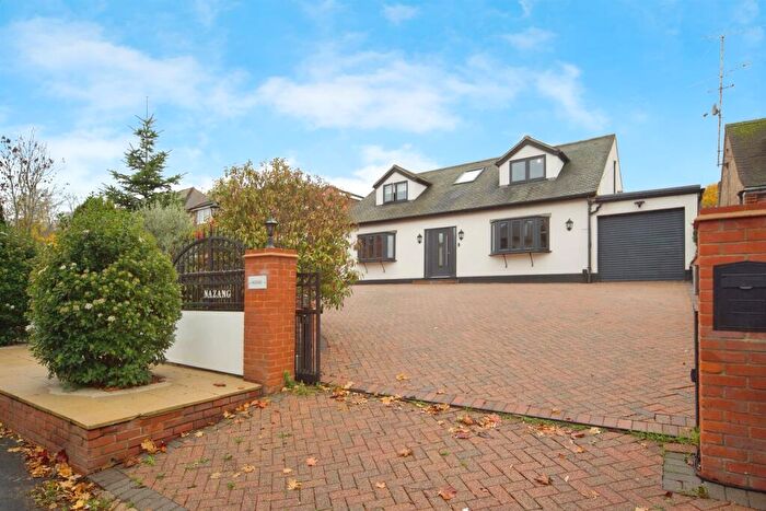 3 Bedroom Detached House For Sale In Middle Street, Nazeing, Waltham Abbey, EN9