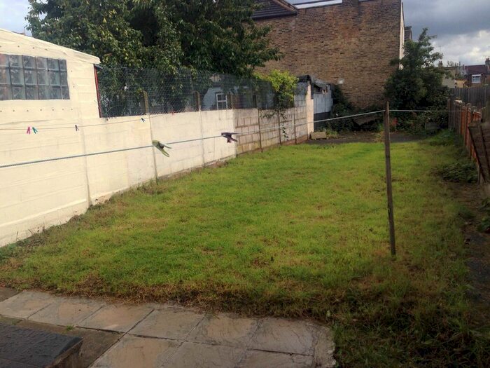 1 Bedroom Flat To Rent In Auckland Road, Ilford, Ig2