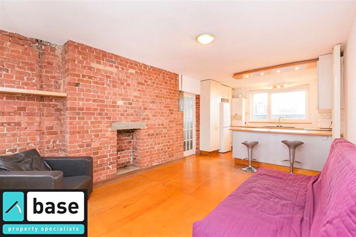 1 Bedroom Flat To Rent In Sebastian House, Hoxton Street, N1
